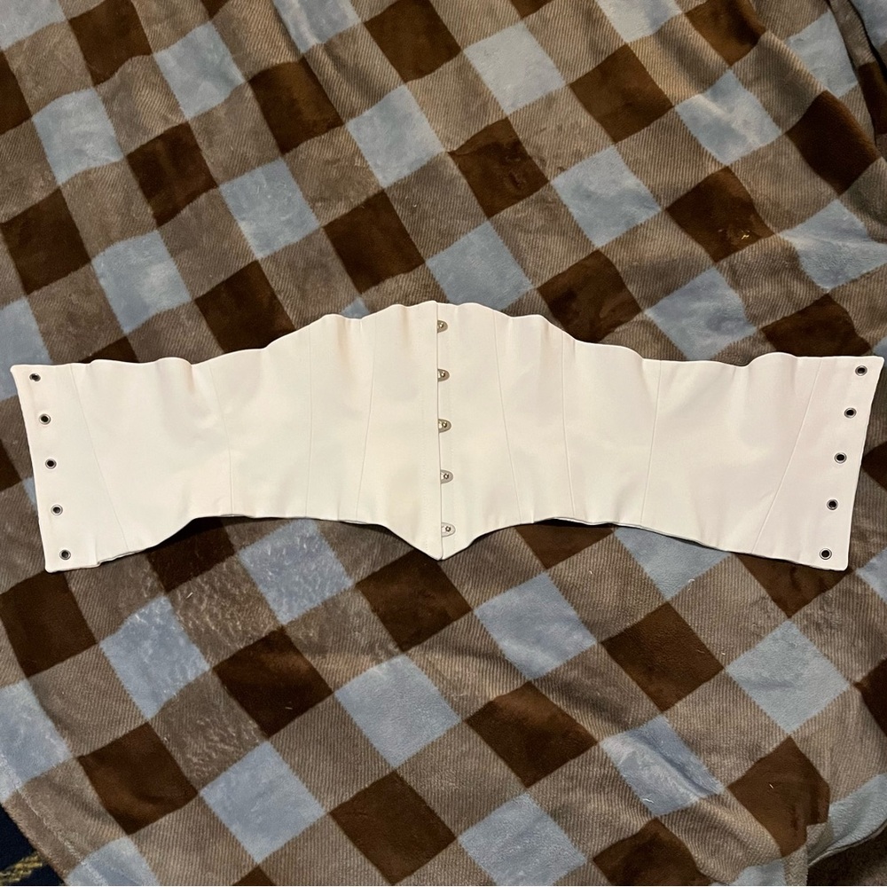 Custom-made White Underbust Corset - Picture 3 of 6